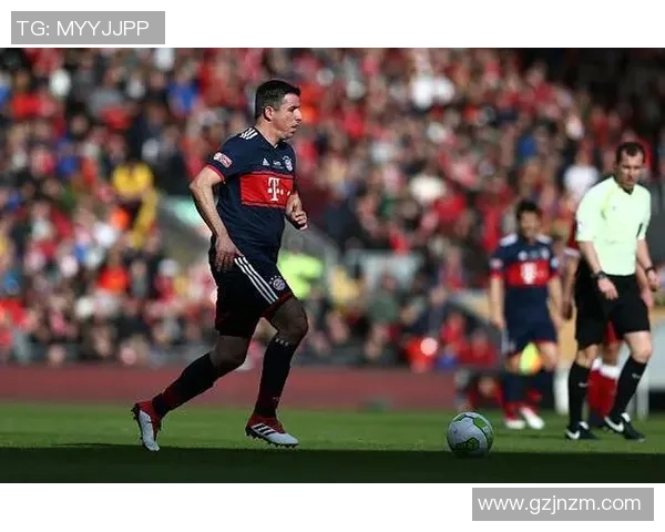 拜仁慕尼黑核心球星闪耀绿茵场带领球队勇夺新赛季荣耀